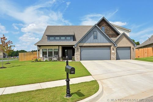 1617 N 72nd Street, Broken Arrow, OK, 74014 | Card Image