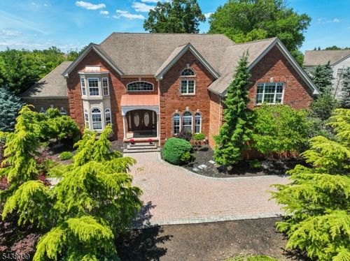 11 Valley Wood Dr, Somerset, NJ, 08873-5236 | Card Image