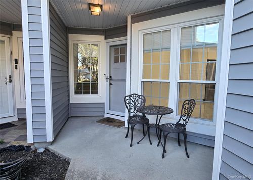 31-31 Hampshire Ct, Holbrook, NY, 11741-2852 | Card Image