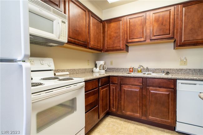 UNIT-444 - 4411 Alexis Dr, Condo with 2 bedrooms, 2 bathrooms and null parking in Las Vegas NV | Image 4