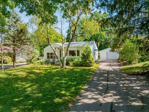 401 Merrill Crest Dr, Madison, WI, 53705-2711 | Card Image