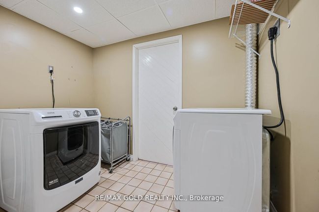 10 Cupola Crt, House attached with 4 bedrooms, 2 bathrooms and 4 parking in Brampton ON | Image 26