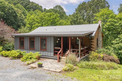 47 Buchanan Ln, Canton, NC, 28716-8508 | Card Image