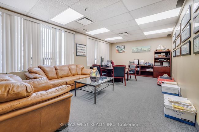 390 Bradwick Dr, Home with 0 bedrooms, 5 bathrooms and 100 parking in Concord ON | Image 35