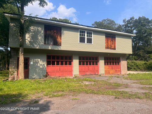 209 Summit Ave, Pocono Summit, PA, 18346-7858 | Card Image