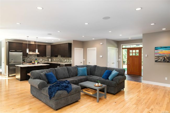 3022 Sarah Dr, House other with 5 bedrooms, 4 bathrooms and 5 parking in Sooke BC | Image 18