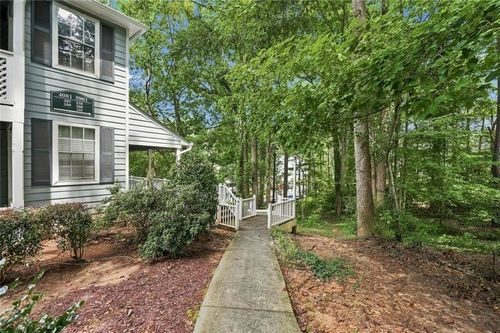 207-4081 Riverlook Pkwy Se, Marietta, GA, 30067-4528 | Card Image