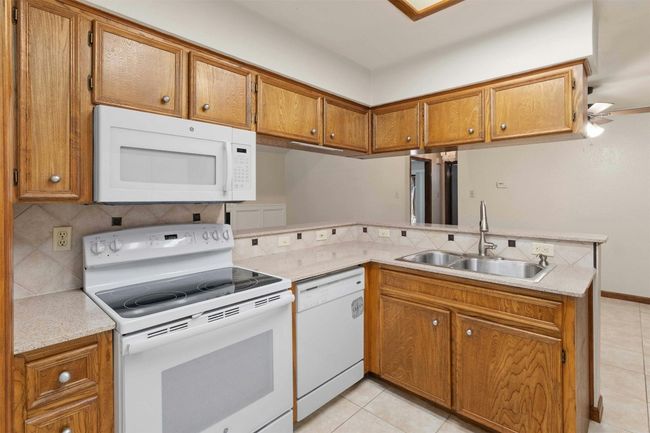 B - 353 Fantail Loop, Home with 2 bedrooms, 2 bathrooms and 2 parking in Lakeway TX | Image 8