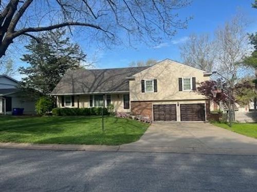 8738 Horton St, Overland Park, KS, 66207-2013 | Card Image