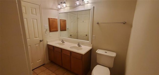 Double Vanity | Image 30