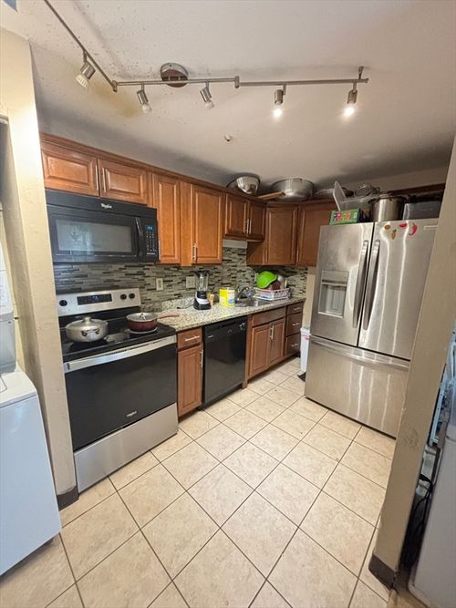 apt-4-77 Colonel Bell Dr, Brockton, MA, 02301-1959 | Card Image