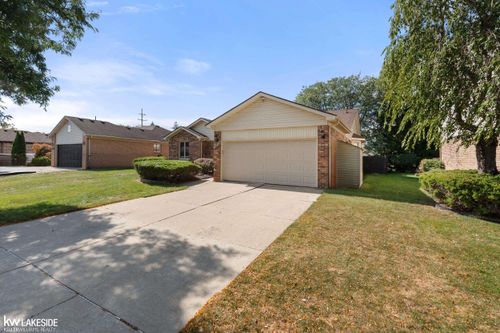 43105 Sinnamon Dr, Clinton Township, MI, 48038-2493 | Card Image