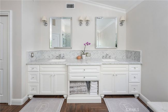 27705 Essex Pl, House other with 5 bedrooms, 3 bathrooms and 3 parking in Valencia CA | Image 31