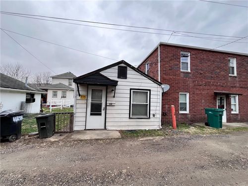 318 Coolidge St, Newell, WV, 26050-1275 | Card Image