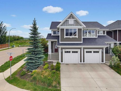 590 River Heights Cres, Cochrane, AB, T4C0R9 | Card Image