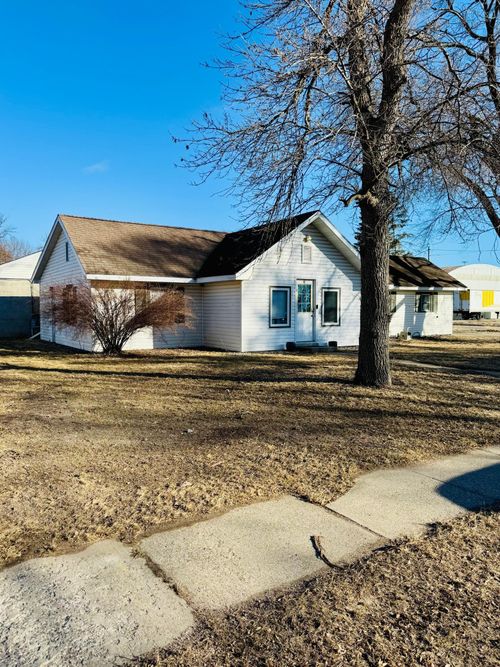 12 Oak St N, Lester Prairie, MN, 55354-4513 | Card Image