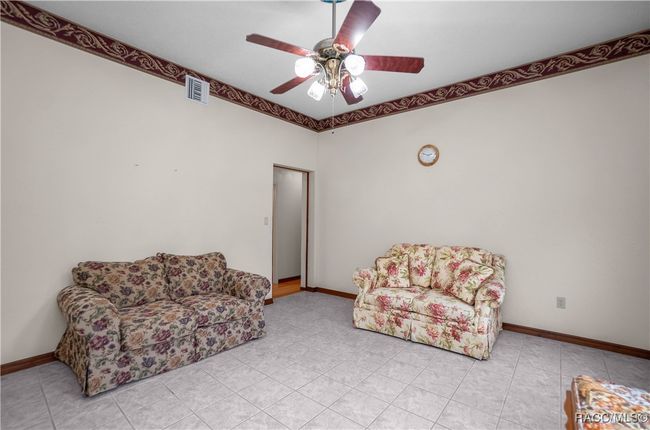 19343 Se 91 St Ln, House other with 3 bedrooms, 2 bathrooms and 1 parking in Ocklawaha FL | Image 8