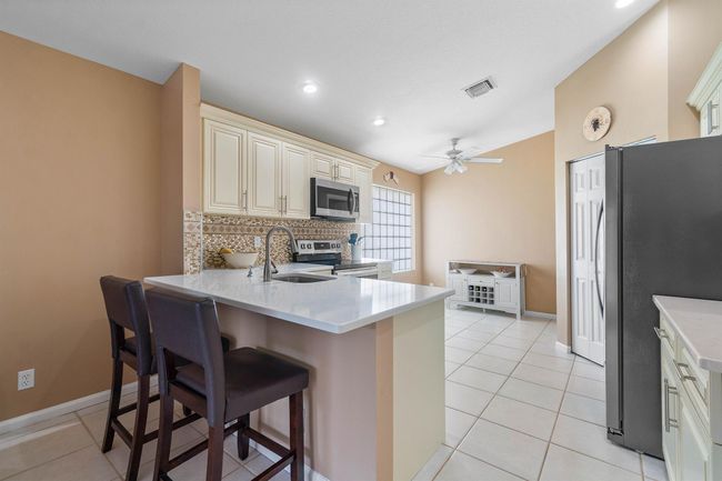 9594 Arbor View Dr, House other with 3 bedrooms, 2 bathrooms and null parking in Boynton Beach FL | Image 14