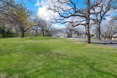 132 S Briaroaks Rd, Burleson, TX, 76028-1636 | Card Image