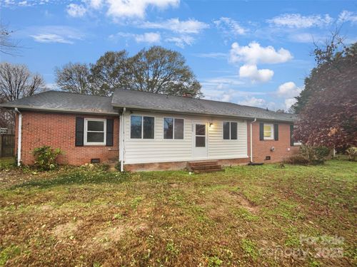 2009 Hickory Grove Rd, Gastonia, NC, 28056-9430 | Card Image