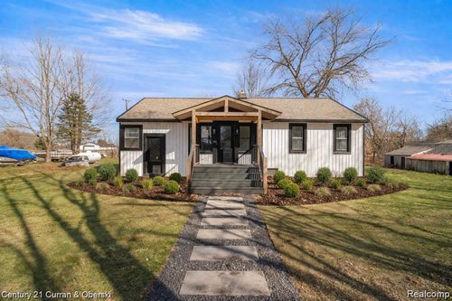 4296 Burgess Rd, Pinckney, MI, 48169-8791 | Card Image