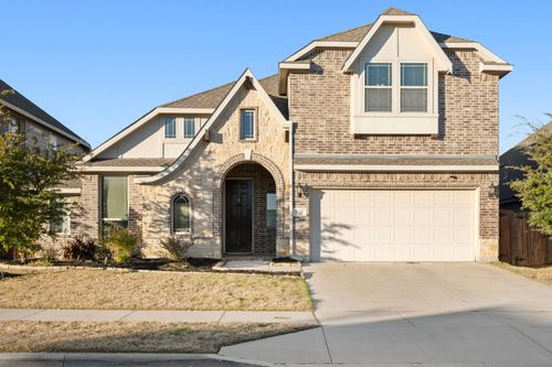 532 Tierra Vista Way, Fort Worth, TX, 76131-4037 | Card Image
