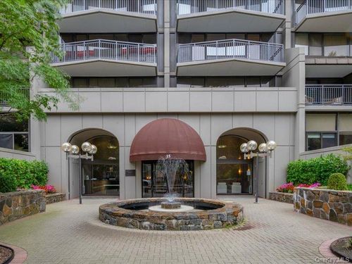 6d-15 Stewart Place, White Plains, NY, 10603 | Card Image