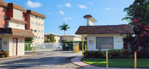p132-5300 Washington St, Hollywood, FL, 33021-7733 | Card Image