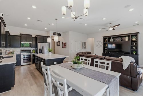 1425 Wadsworth Cir, Roseville, CA, 95747-4440 | Card Image