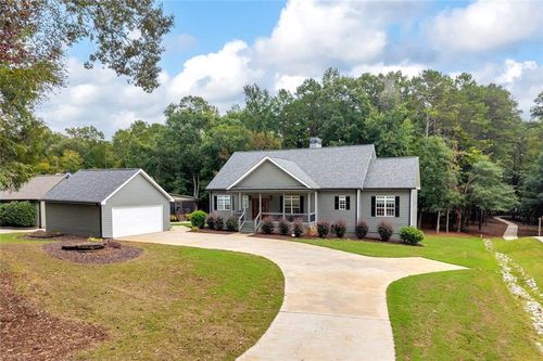 2716 N Holcomb Dr, Martin, GA, 30557-2709 | Card Image