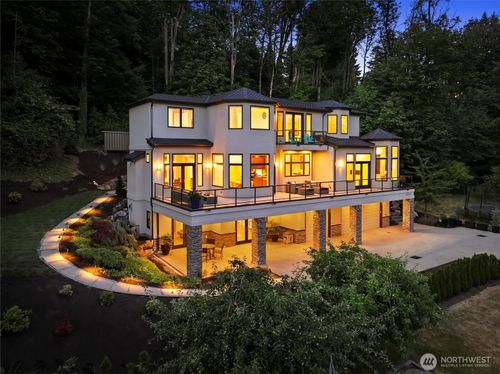 8246 W Mercer Way, Mercer Island, WA, 98040-5631 | Card Image