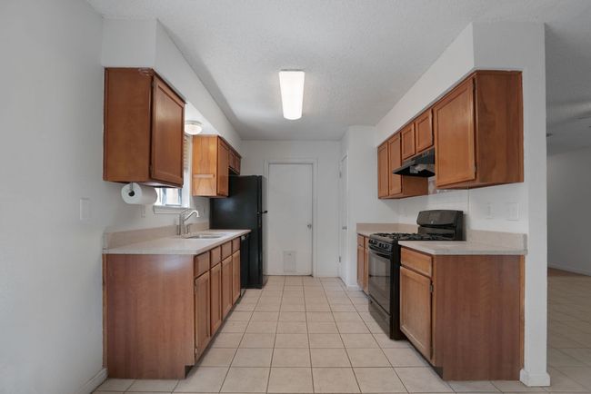 Kitchen | Image 13