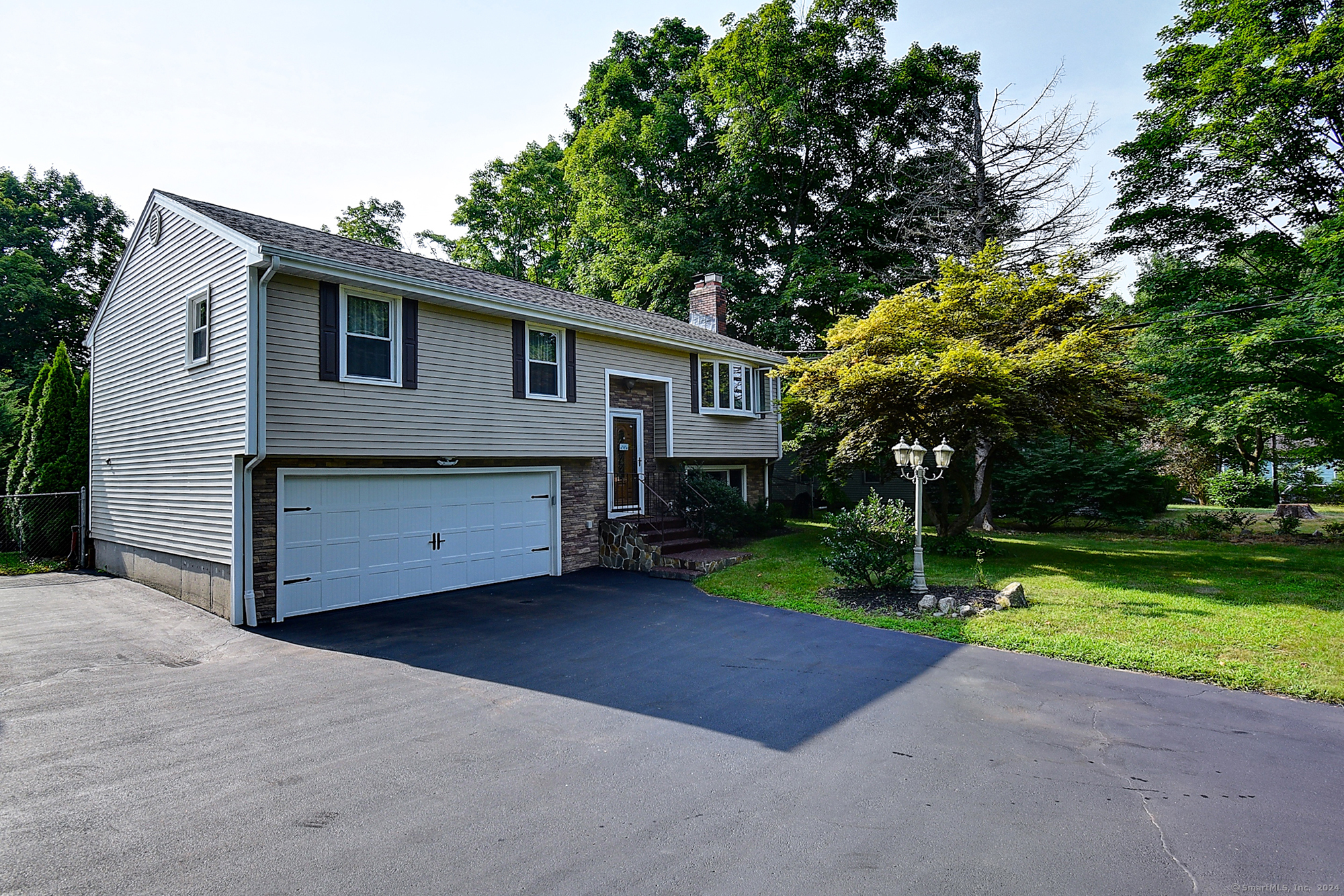 Jerome Ave, Bristol, CT 06010