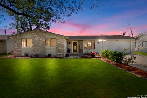 8211 Quail Creek Dr, San Antonio, TX, 78218-1503 | Card Image