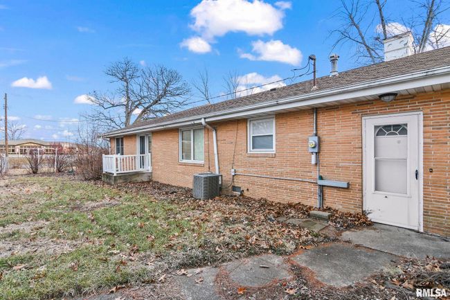 702 W Pershing Rd, House other with 3 bedrooms, 2 bathrooms and null parking in Decatur IL | Image 33