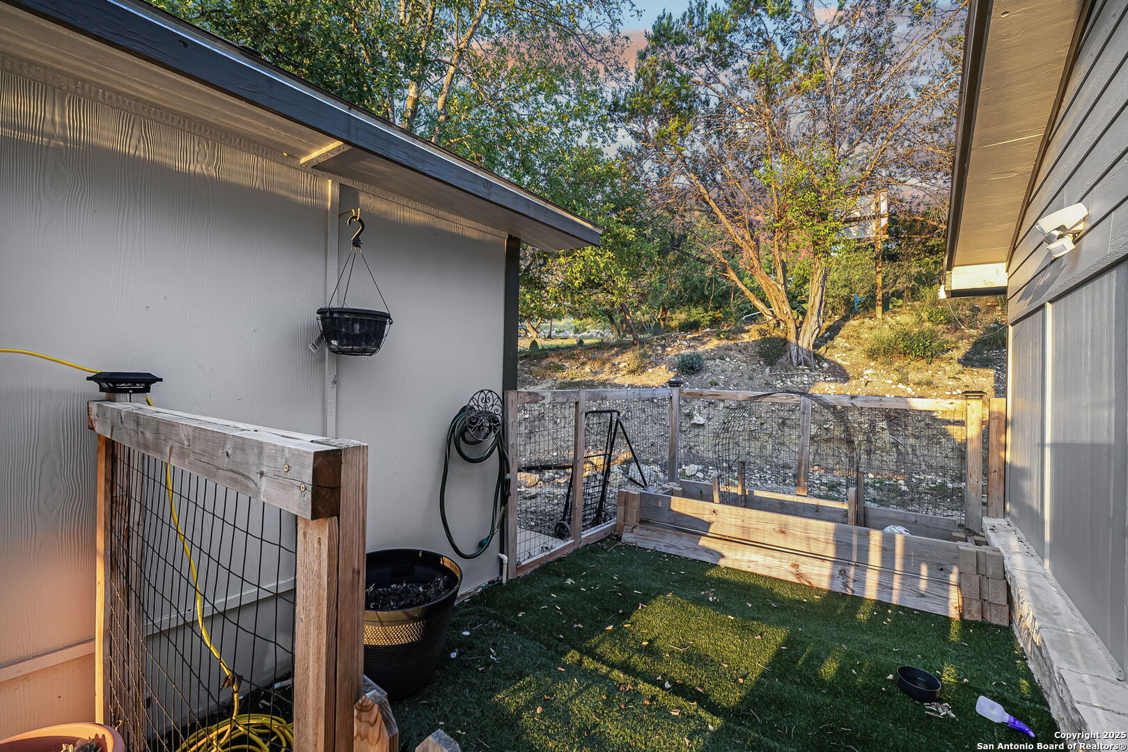 Residential Lease in Pipe Creek 2