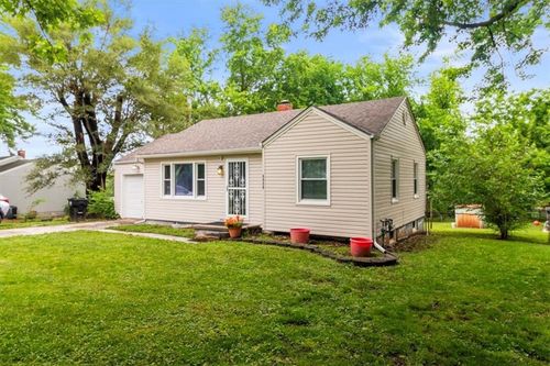 8958 E 55th St, Raytown, MO, 64133-2731 | Card Image