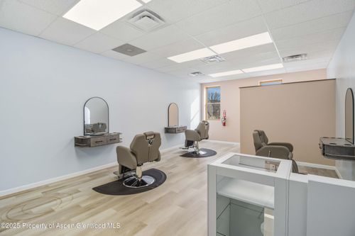 21-600 Highway 133, Carbondale, CO, 81623-2516 | Card Image