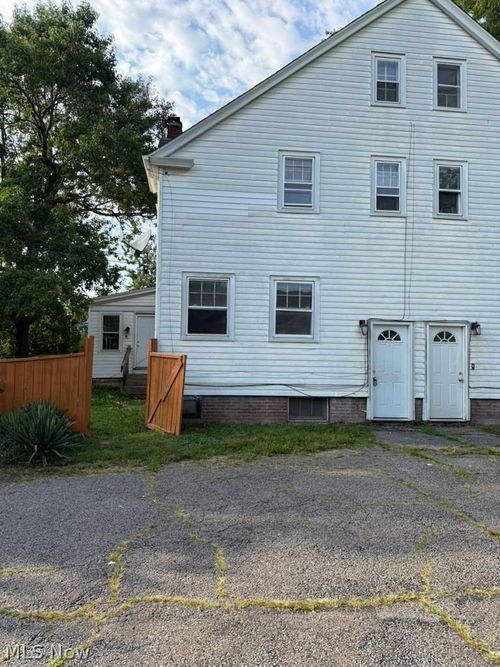72 Harriman Ave, Bedford, OH, 44146-3722 | Card Image