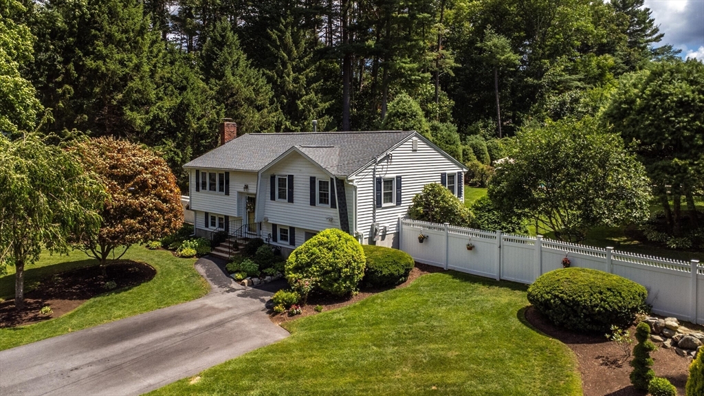 Mirror Rd, Billerica, MA 01821