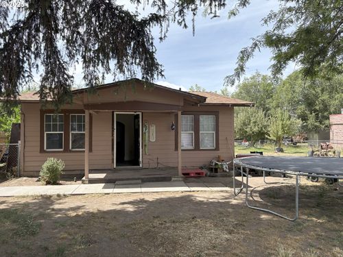 2926 Altamont Dr, Klamath Falls, OR, 97603-6606 | Card Image