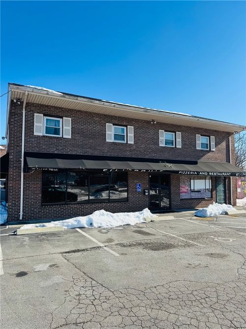 1690 W Shore Rd, Warwick, RI, 02889-4915 | Card Image