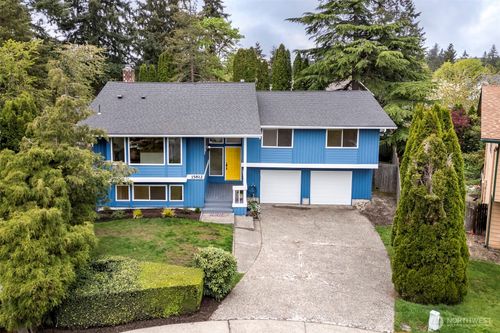 15812 Ne 106th St, Redmond, WA, 98052-2632 | Card Image