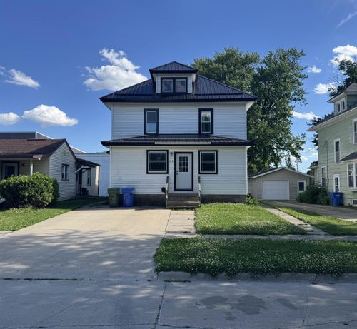 219 2nd Ave W, Cresco, IA, 52136-1505 | Card Image