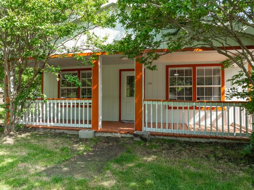 105 E North St, Itasca, TX, 76055-2128 | Card Image