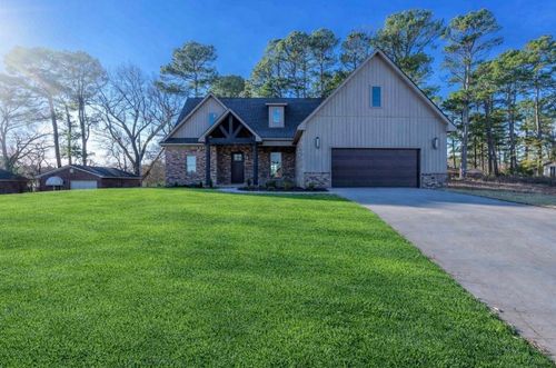 687 Oakview Cir, Killen, AL, 35645-6936 | Card Image