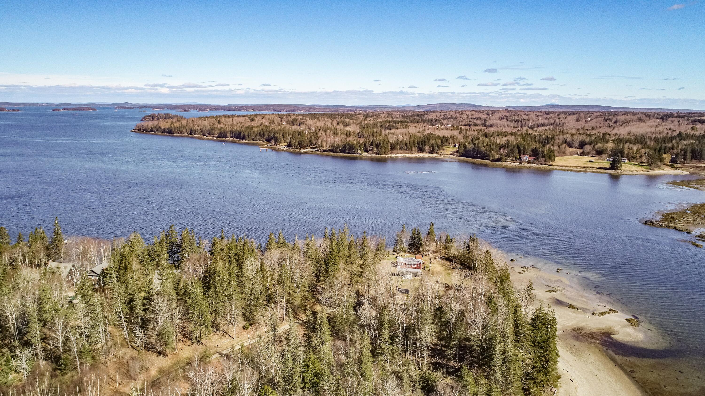 Pressey Village Rd, Deer Isle, ME 04627