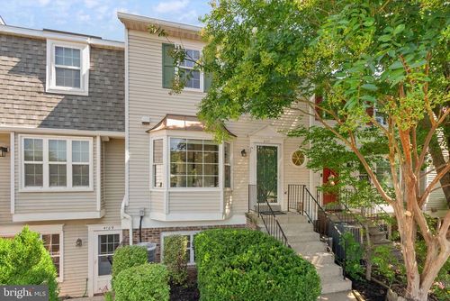 62e-4111 Placid Lake Ct, CHANTILLY, VA, 20151-3552 | Card Image