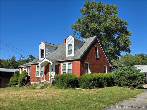 530 E Main St, Pekin, IN, 47165-7814 | Card Image