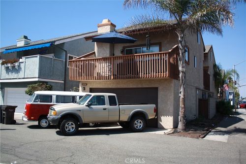 a-and-b-17101 4th St, Sunset Beach, CA, 90742-2029 | Card Image